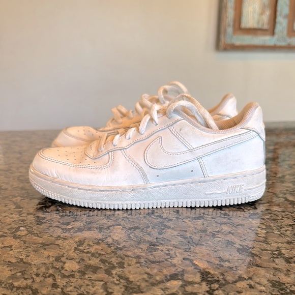 Nike Air Force one White Sneakers EUC 3Y - Picture 1 of 8